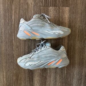 Mens Yeezy Boost 700 V2 Inertia sz 5